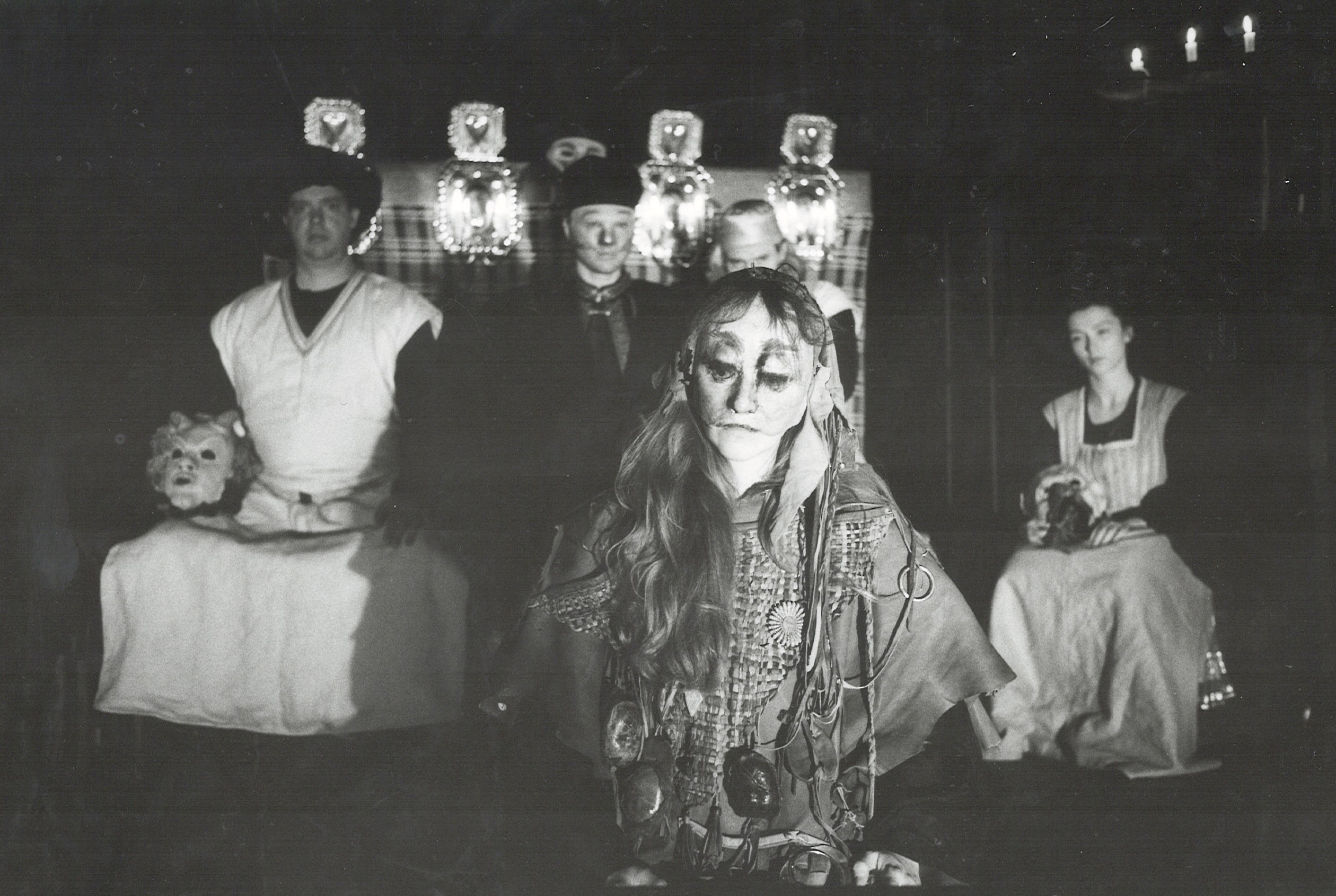 I 1993 opptrådte Västanå Teater for første gang under Teaterfestivalen. Det ble etter hvert flere besøk.