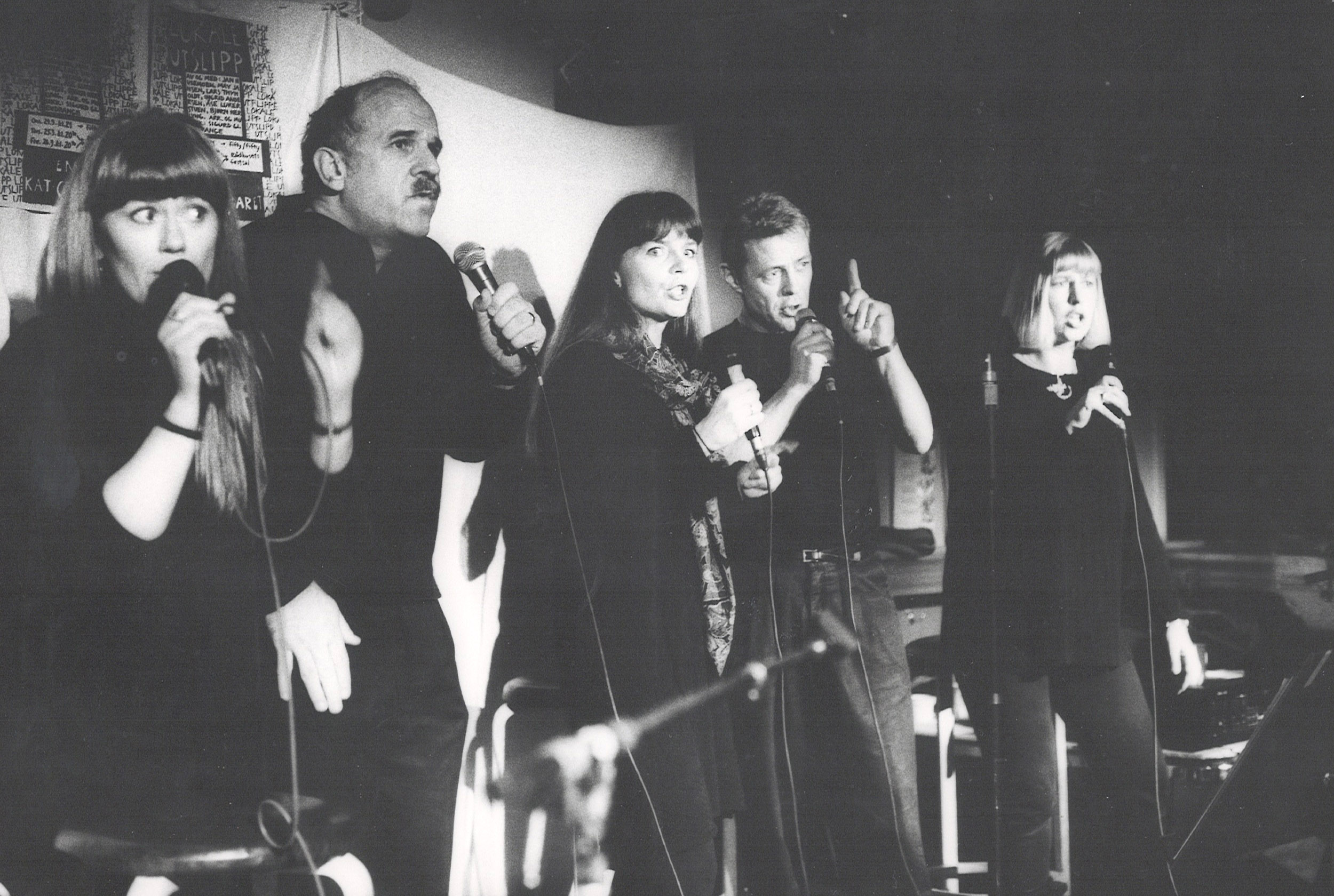 Cabaretensemblet under Teaterfestivalen i 1995. Fra ventre: Ingrid Andersen, Jan Husemoen, Åse Lukerstuen, Bjørn Herlyng og Maj Jansen.