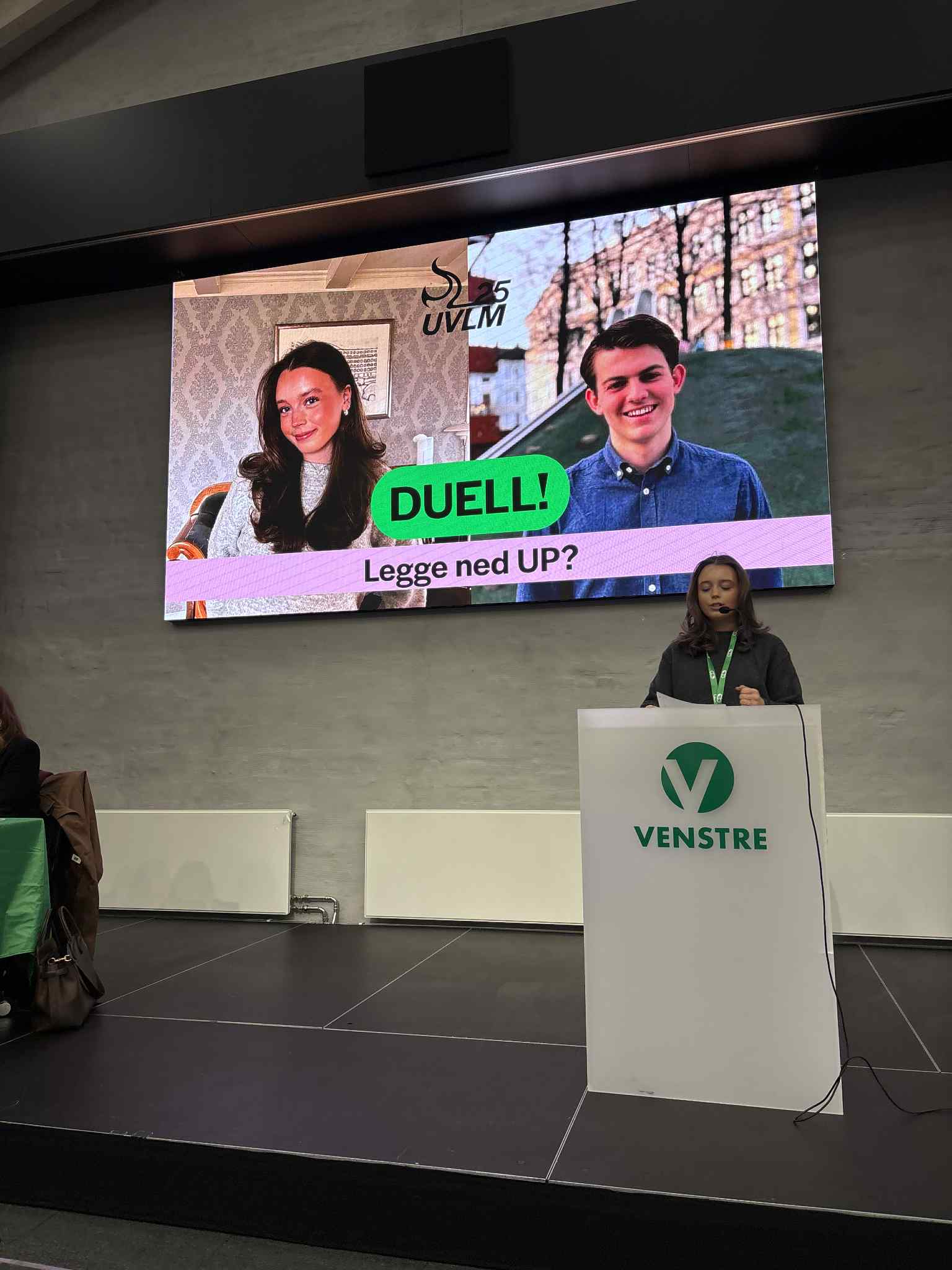 Delia oppforder unge å prøve seg innenfor politikken - selv om de vil teste et annet parti enn Venstre.