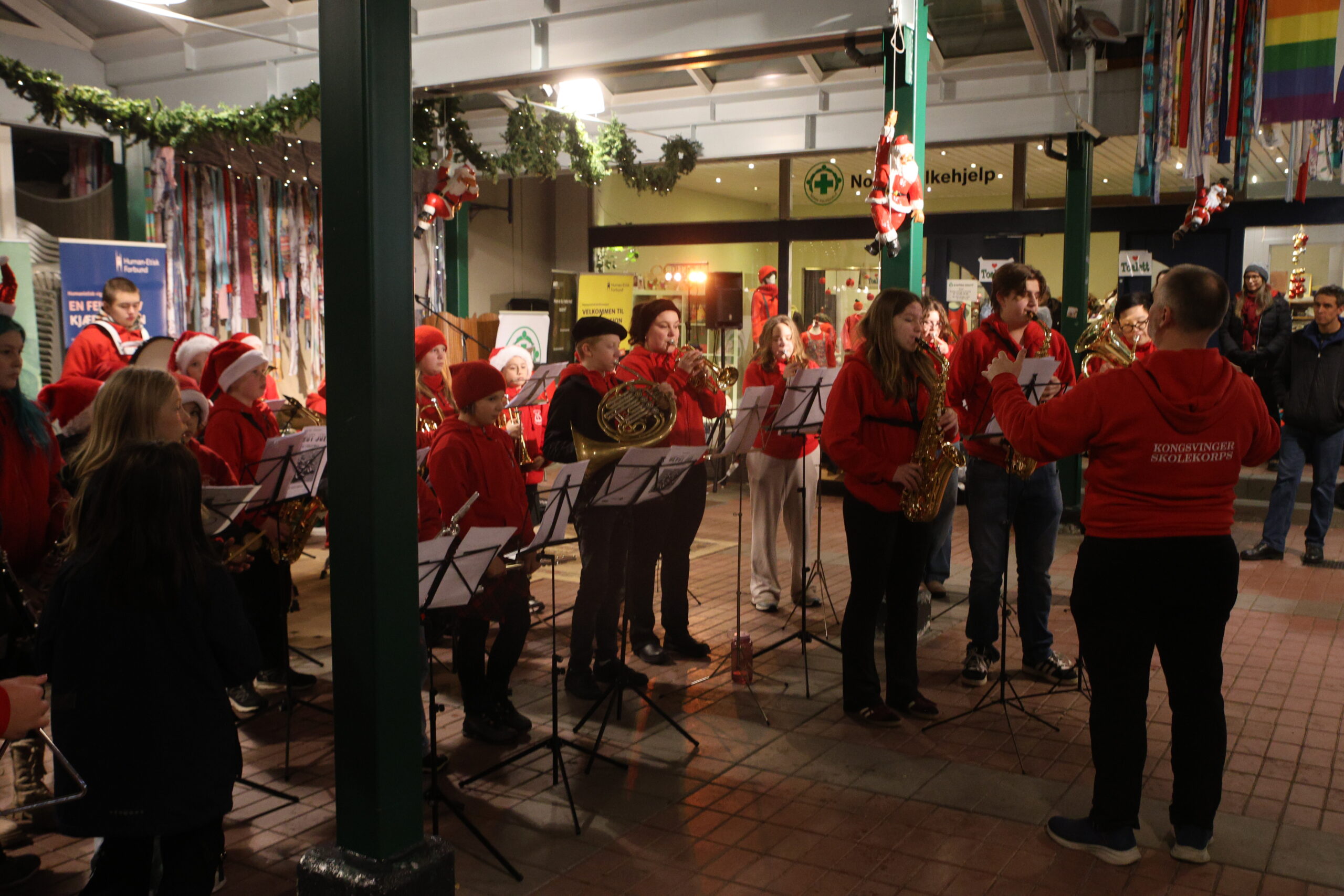 Kongsvinger skolekorps deltar i Barnas julekonsert på lørdag.