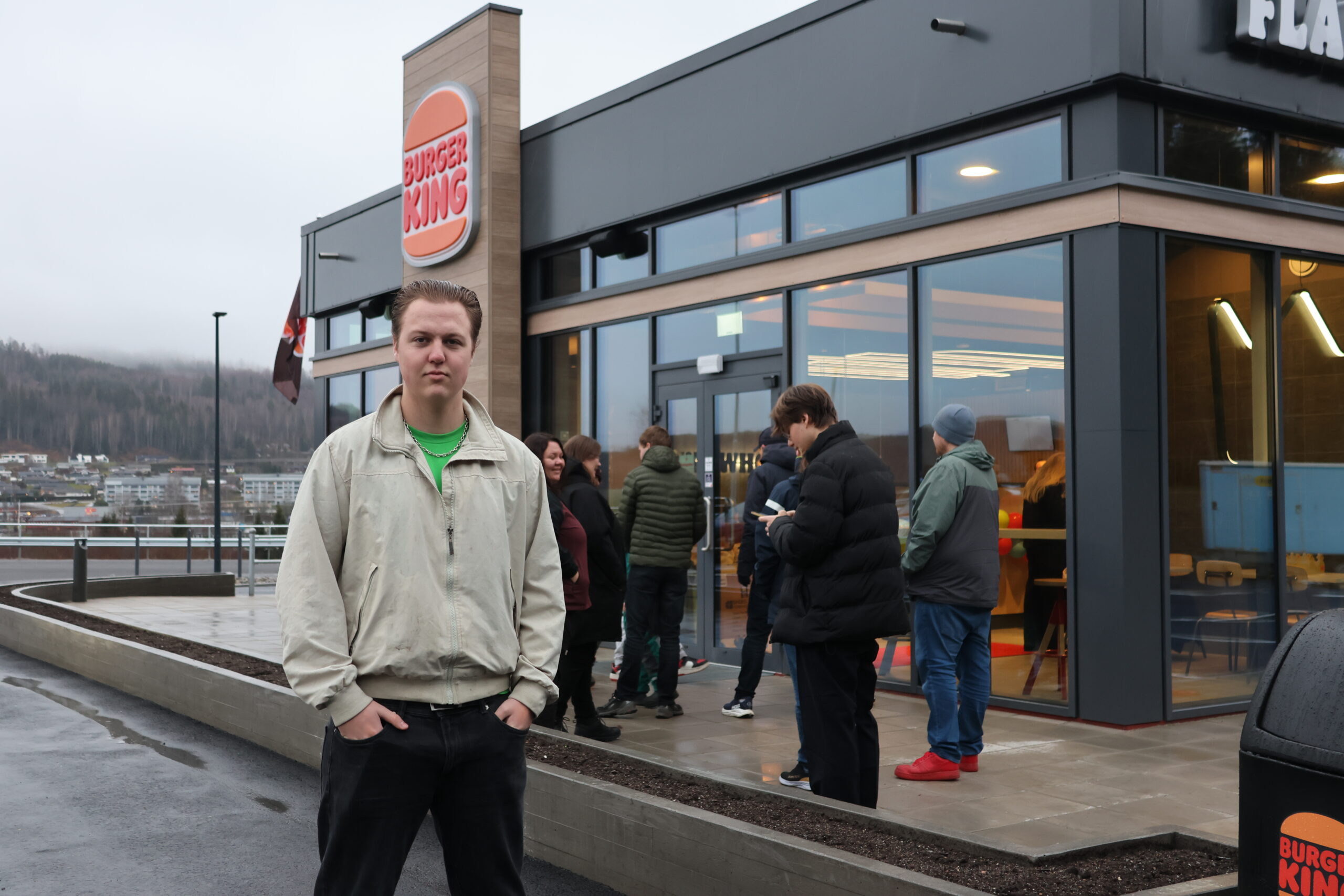 Leon Thorsrud fra Kongsvinger var blant de første i køen da Burger King åpnet torsdag.