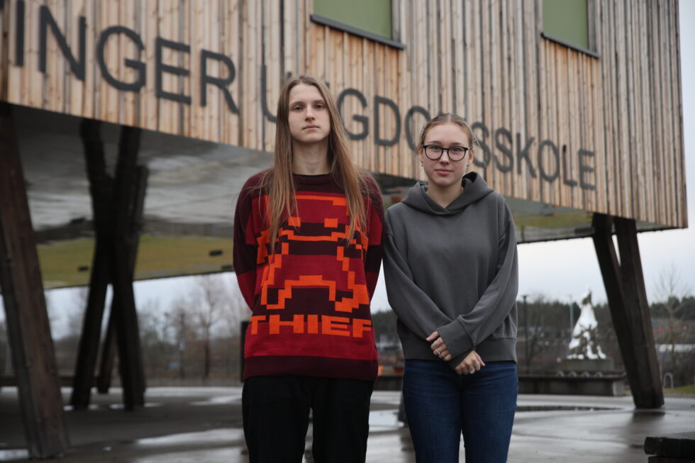 Elevrådsleder Lara Veselica (t.h.) og Brage Rekstad Skogrand er klare til å si ifra til politikerne før onsdagens formannskap.