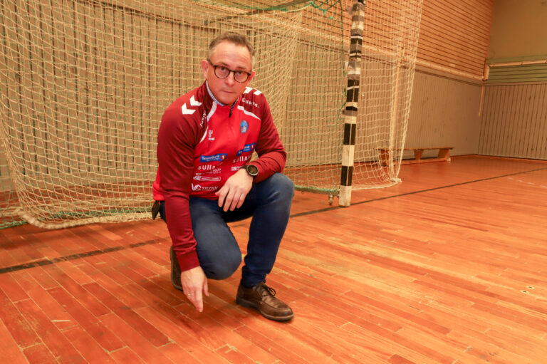 Bent Rode-Christoffersen er alt annet en fornøyd med at Tråstadhallen igjen er blitt en salderingspost.
