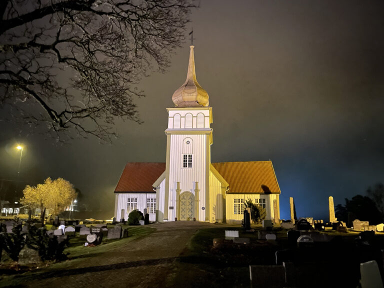 Vinger kirke er med i søknadsbunken til Kirkebevaringsfondet.