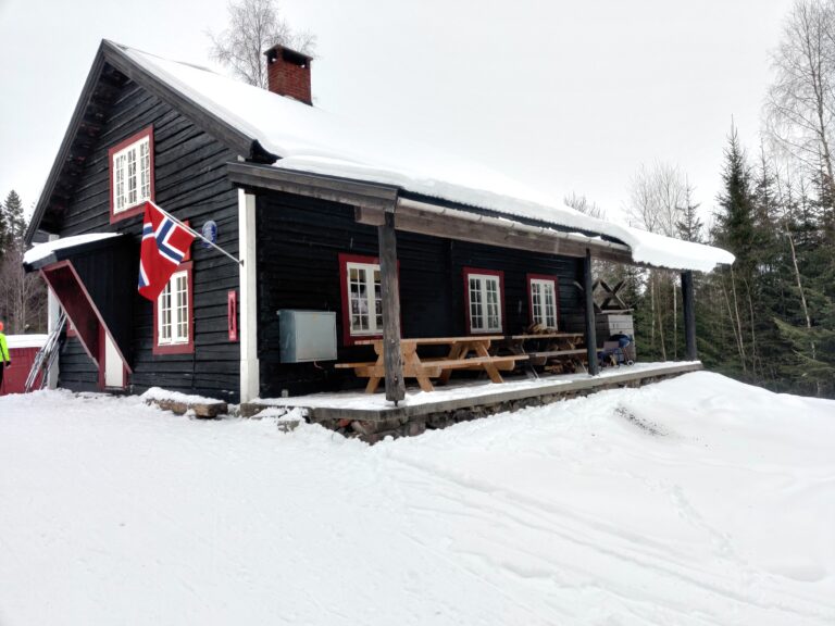 Skihytta til KIL-ski er åpen igjen denne helgen.