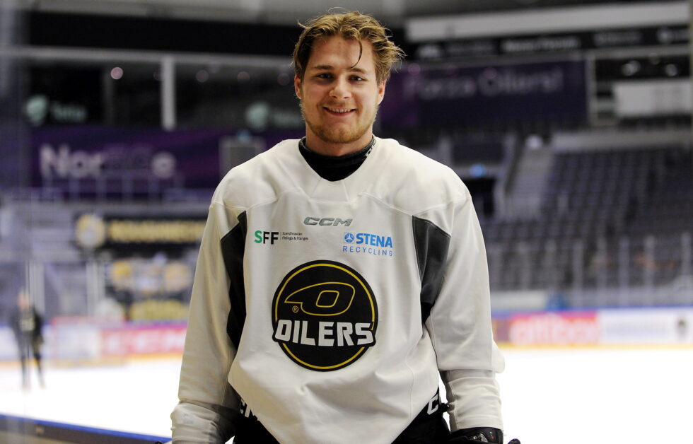 Didrik Baanerud kan smile etter at han har signert sin første A-lagskontrakt med Stavanger Oilers.