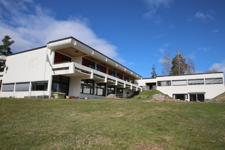 Det meste ligger an til at Heberheimen blir revet og erstattet med nytt omsorgssenter og barnehage.