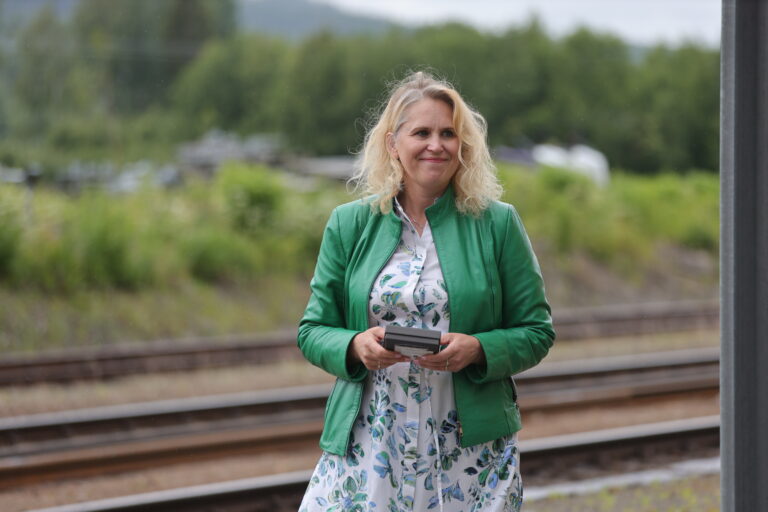 Eidskog-ordfører og leder av Jernbaneforum Kongsvinger-banen, Kamilla Thue, er ikke fornøyd med 