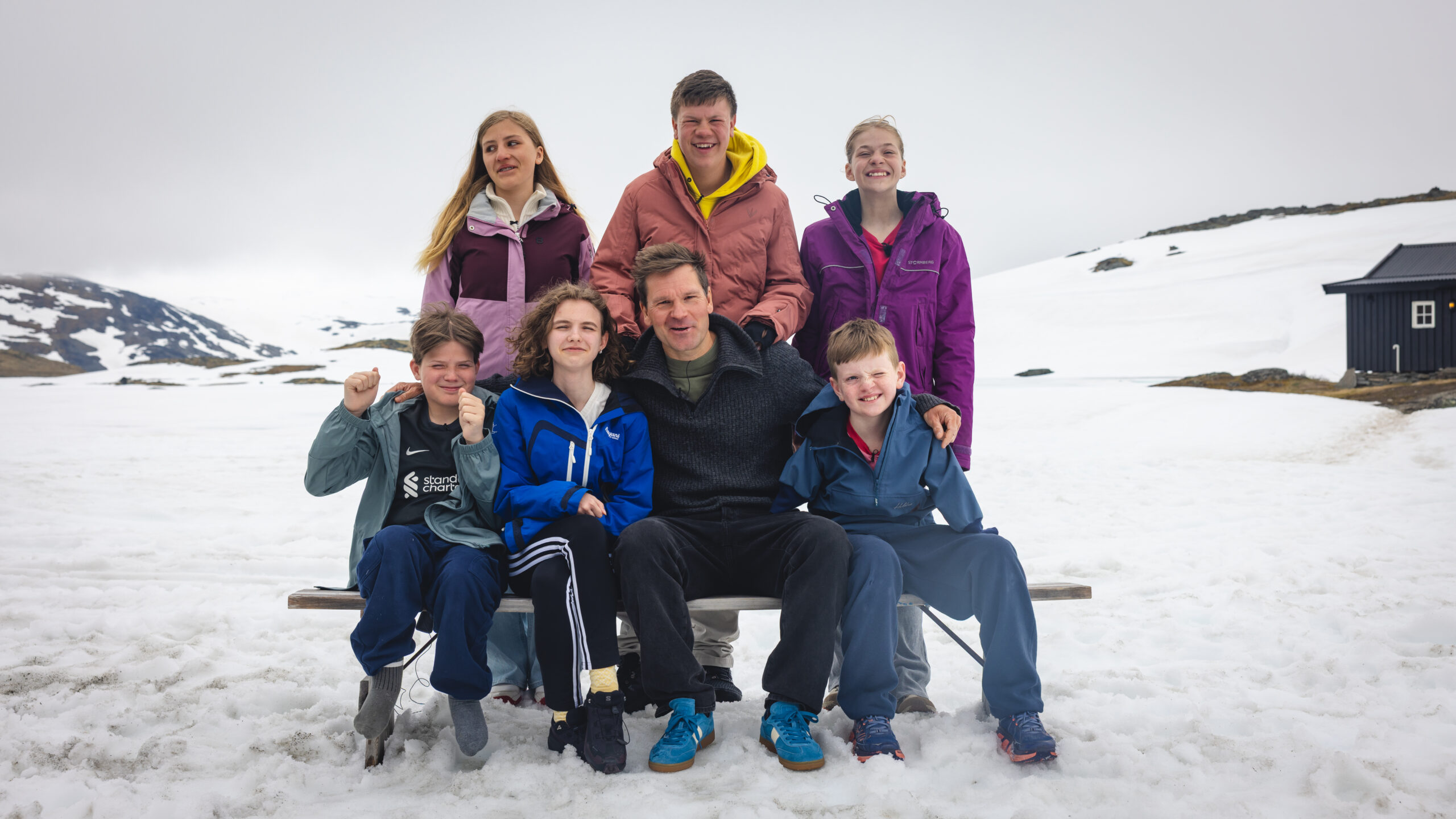 Disse skal være med i den andre sesongen av «Team Pølsa». Bak fra venstre: Alva Bjerrehorn, Erik Damsgård Tomter og Eleah Tysdal. Foran fra venstre: Kornelius Smeby-Ryen, Synne Lykkeslet, Øystein Pettersen (teamleder) og Benjamin Midtbø Høydal.