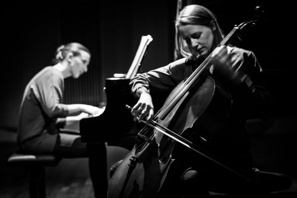 Pianisten Berit Billingsø og cellisten Ingvild Nesdal Sandnes fremfører verker av Grieg, Sibelius og Marcus Paus i Vinger kirke i vår.