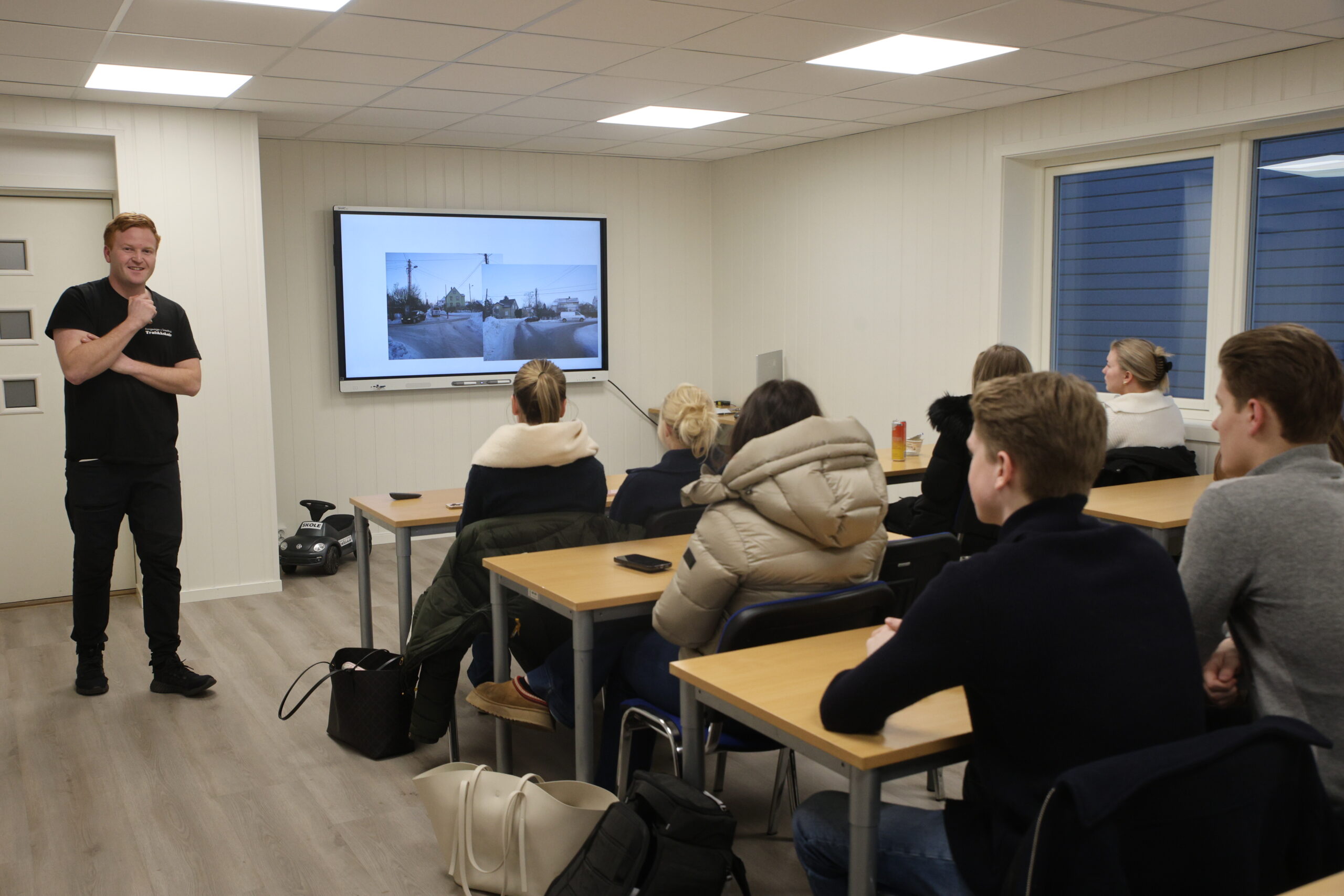 Ole Morten Vestbekken ledet det første kurset på plass i Kongsvinger & Smedtorp tariffskoles nye lokaler.