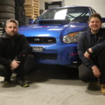 Tommy Sagmoen (t.h.) gleder seg til å kjøre sitt første rallyløp lørdag. Mattis Fjeld Holt skal gjøre det han kan for å hjelpe debutanten komme seg helskinnet gjennom.
