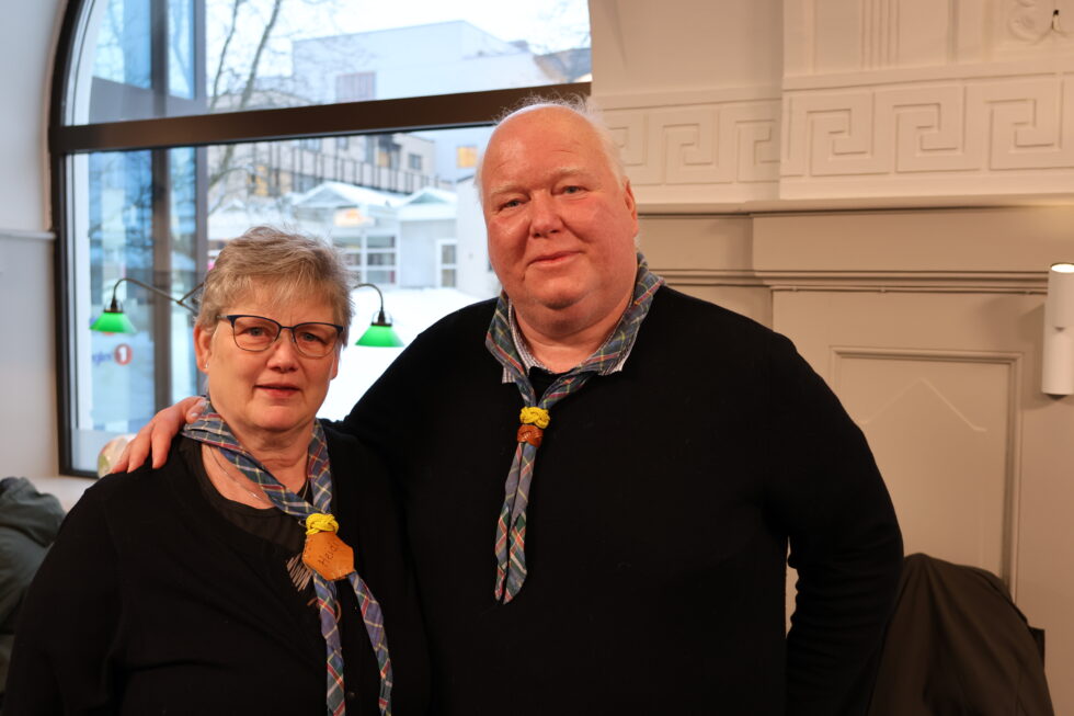 Heidi og Geir Christensen fra Kongsvinger 2.speidergruppe kunne glede seg over at de nå kan kjøpe inn ny kano og utstyr til den lokale speiderforeningen.