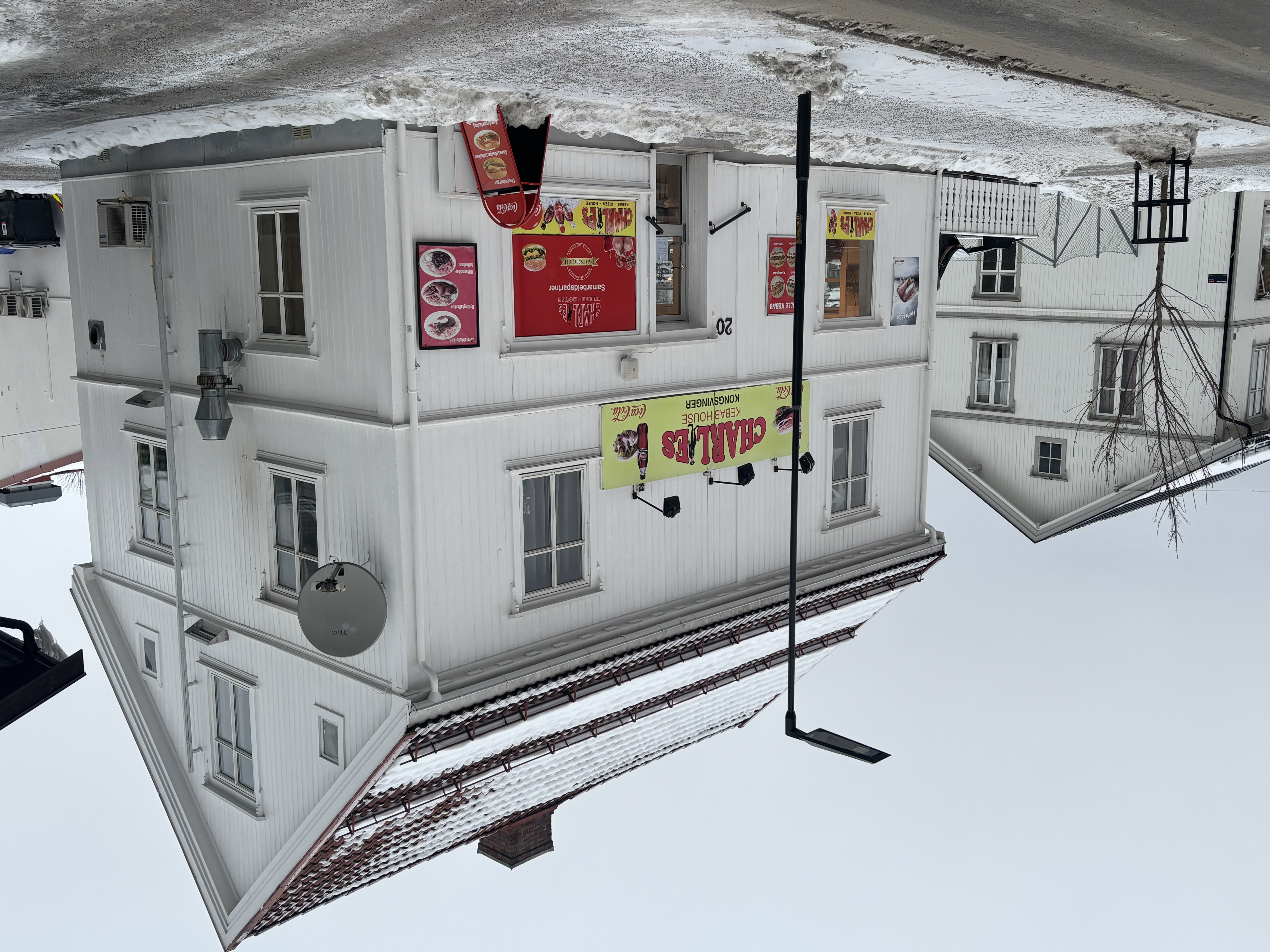 I dette bygget i Brugata har Charlies Kebab holdt til siden i 2018. Før det lå spisestedet i Glommengata.