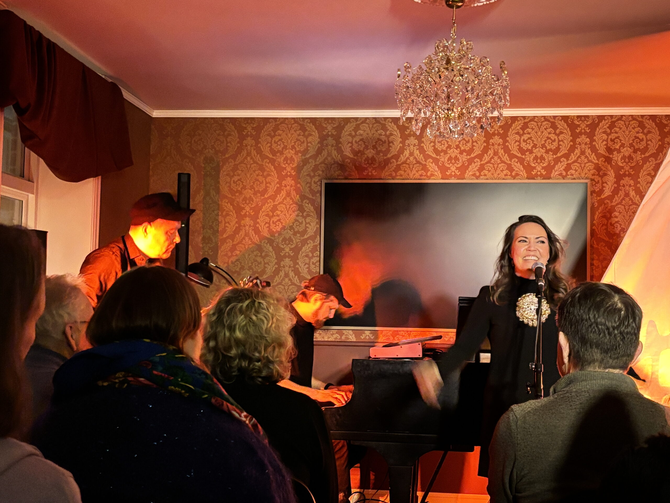 Liv Natalie Nymo er årets festivalartist og spilte på Pianoforte, med Lars Andreas Aspesæter og Ørnulv Snortheim.