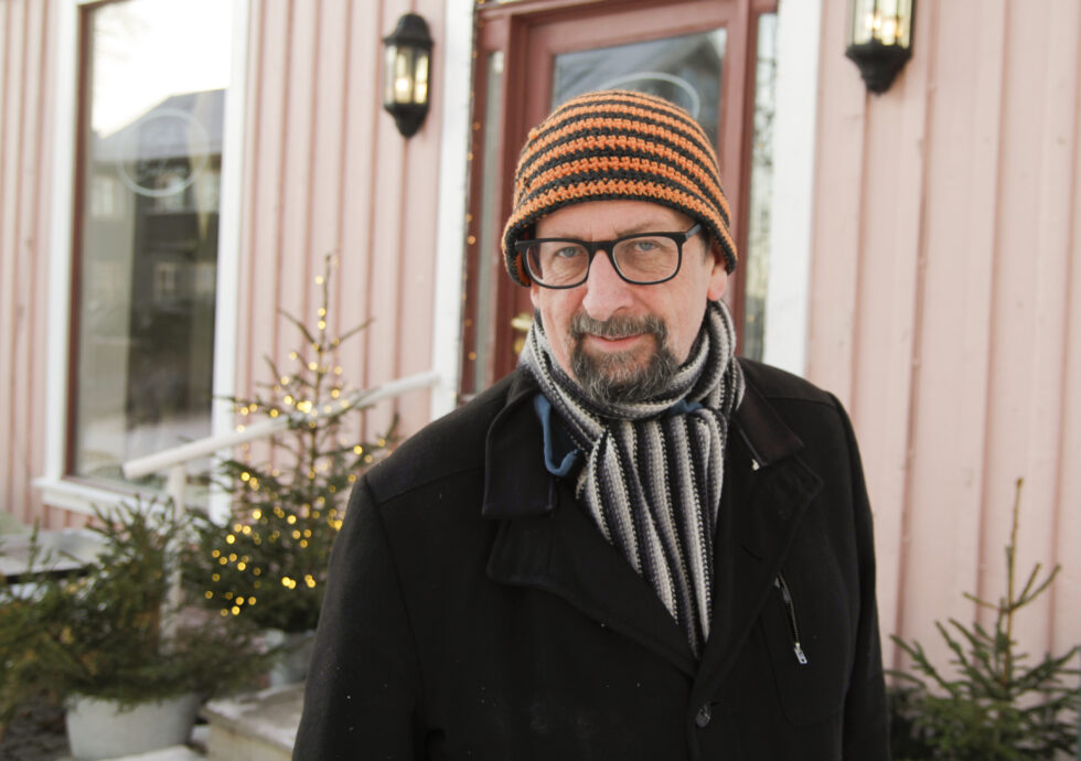 Lars Ovlien,festivalsjef for festivalen De Små Scener, forteller at de opplever stor interesse for årets festivalprogram.