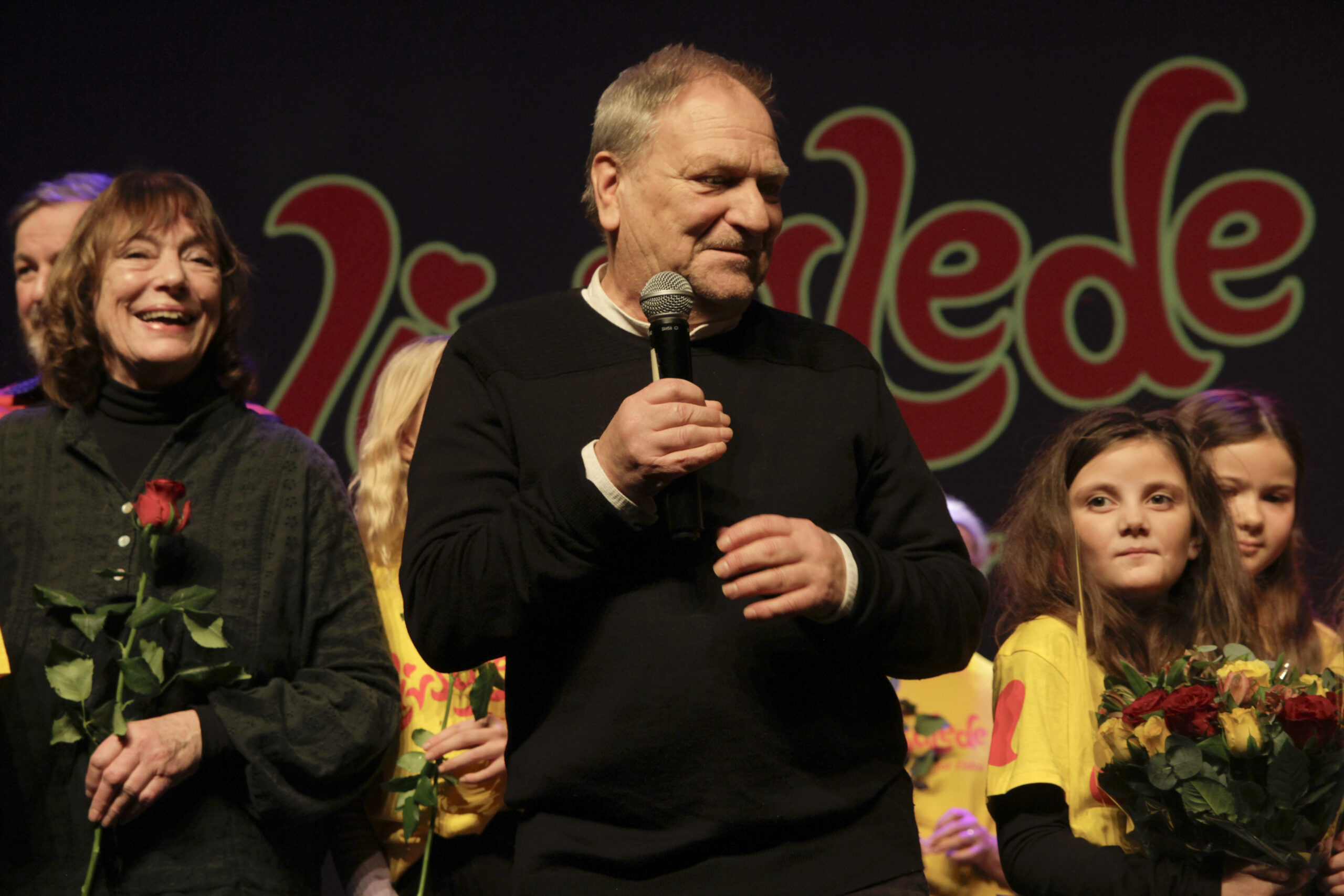 Johny på Livsgledekabareten i 2024 i Rådhus-Teateret.