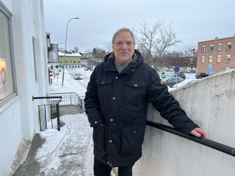 — Vi må være tydeligere, ikke bare betale oss ut av problemene, sier Initiativtaker Johny Gullaker Johnson.