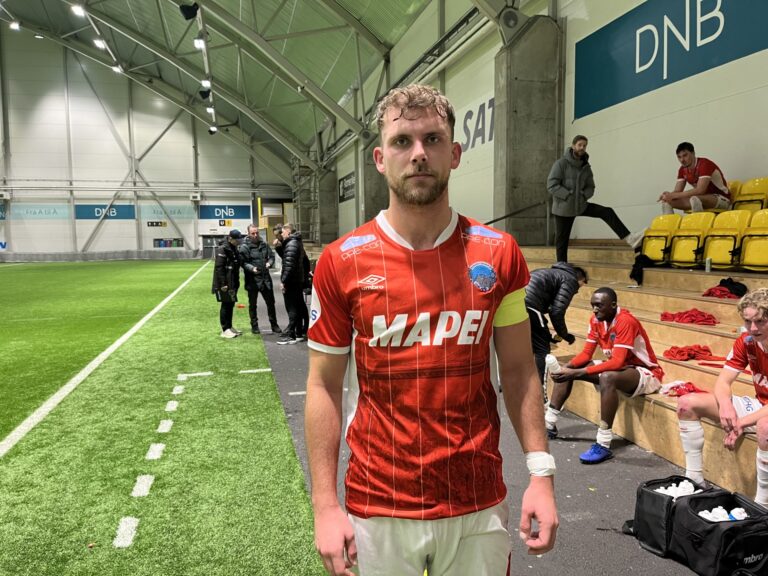 Daniel Lysgård mener det aldri er greit å tape fotballkamper, og i hvert fall ikke mot erkerivalen.