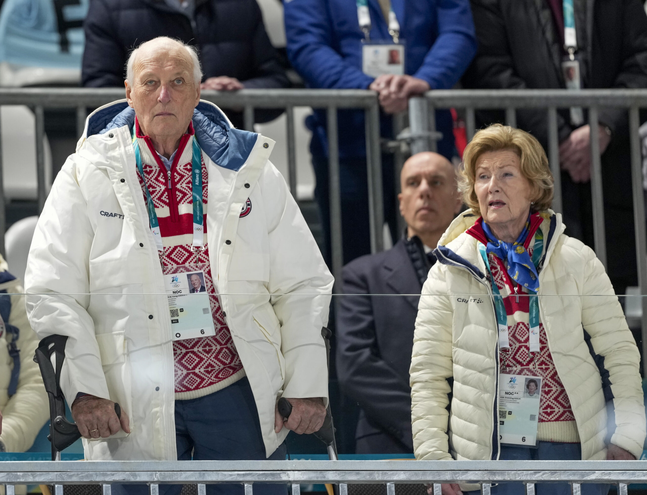 Kongeparet fulgte gull-løpet fra tribunen.