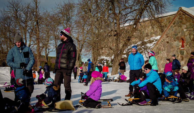Kulturaktører, lag og foreninger i Kongsvinger inviterer til en familiedag på Kongsvinger Festning.