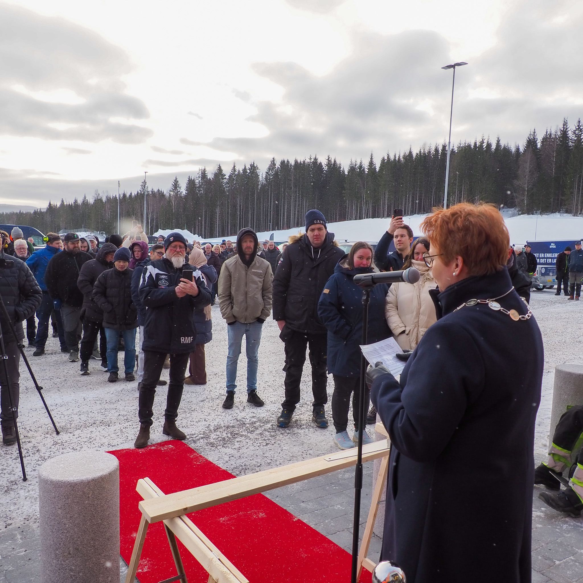 Elin Såheim Bjørkli talte under åpnignen av Obs BYGG Byporten.