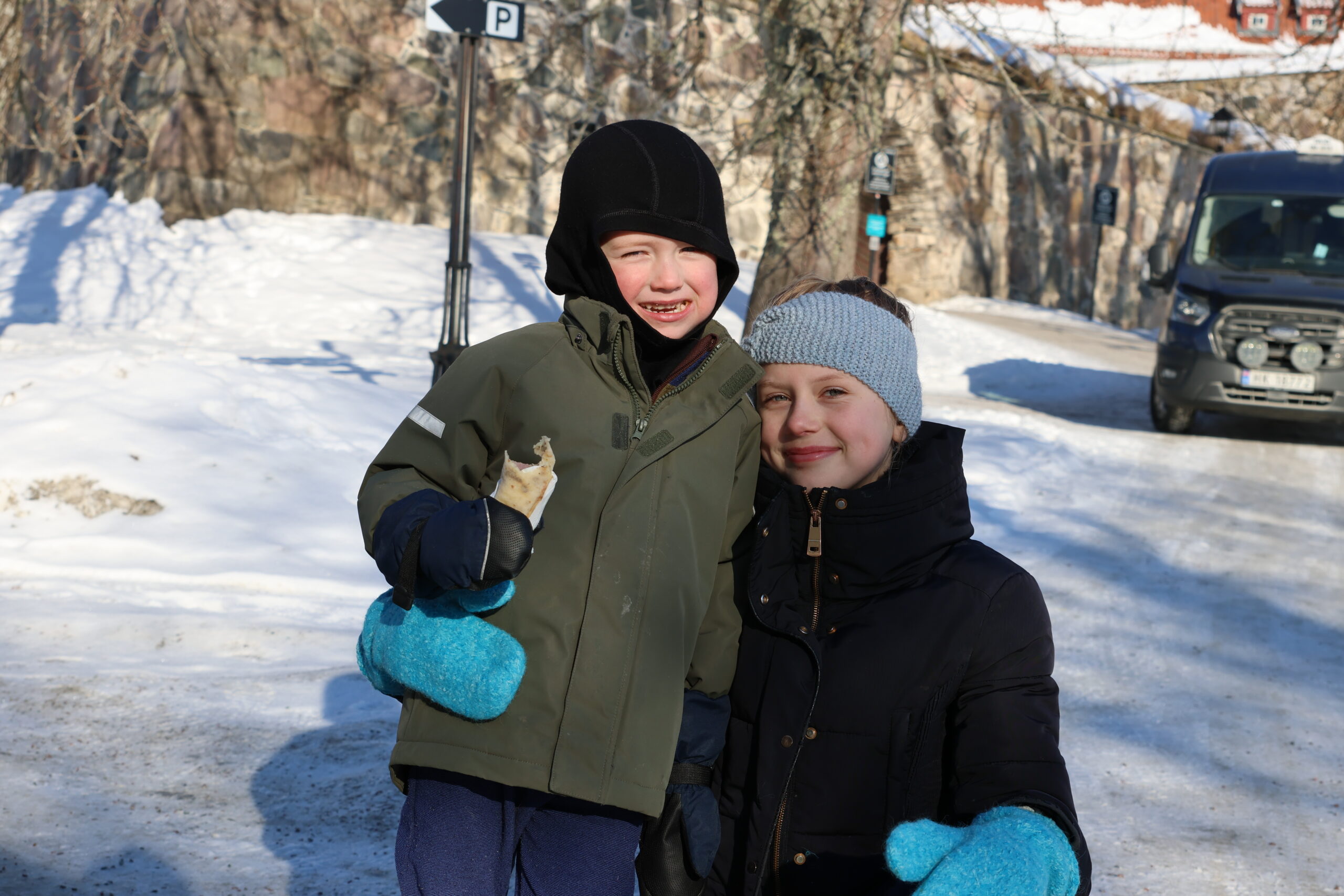 Sune Andreas Hansson og Ariana Michelle Hansson måtte fylle på med ny energi fra kiosken.