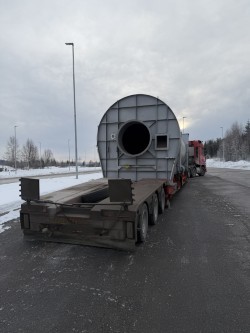 Det viste seg at det var mye som ikke var i orden, da Statens vegvesen kontrollerte dette utenlandske vogntoget i Kongsvinger fredag.