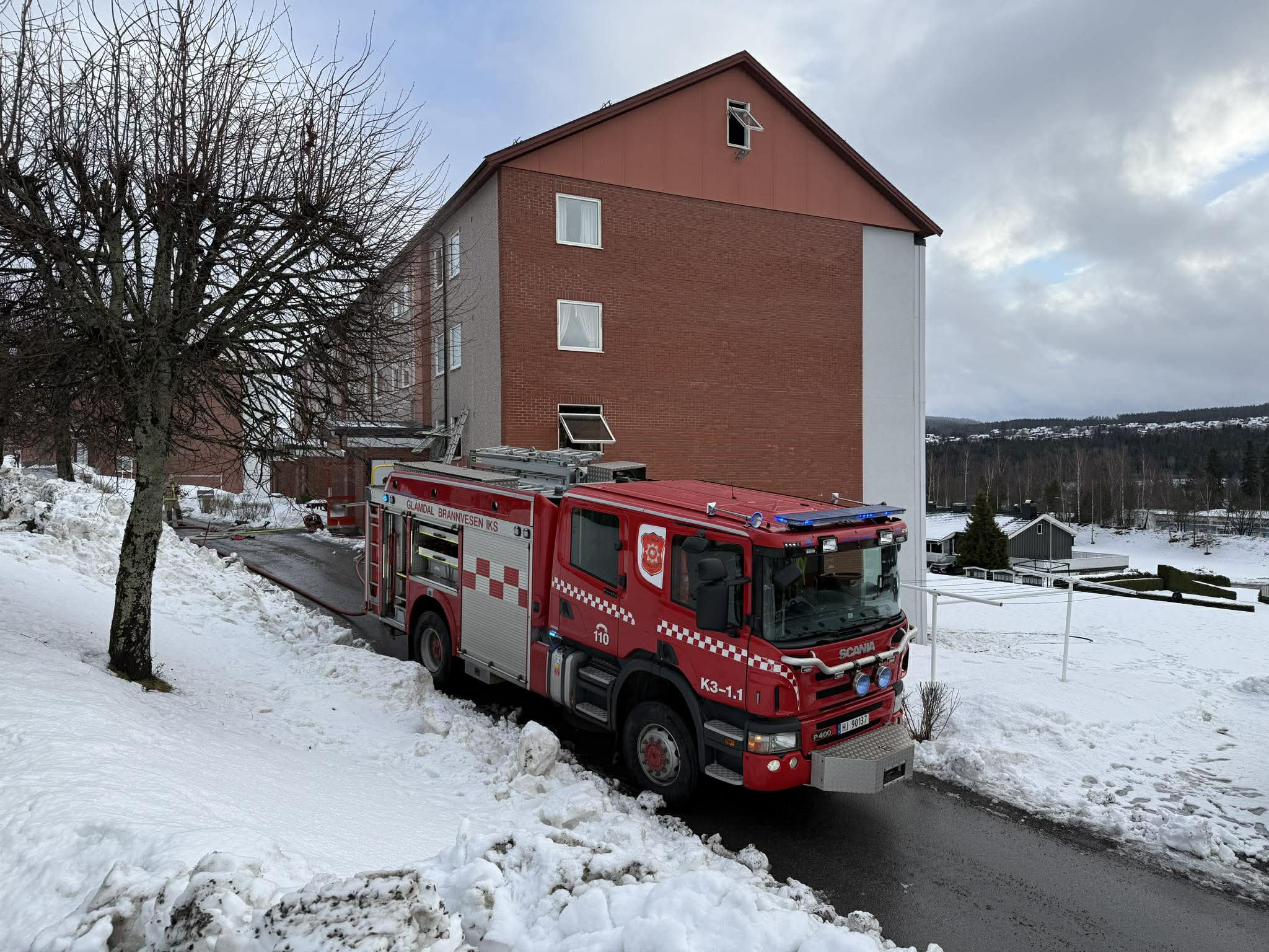 Brannvesenet var raskt på plass i Odlinsvei.