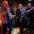 Det nye tribute-bandet Echoes of Van The Man skapte god stemning på bluesklubben fredag.