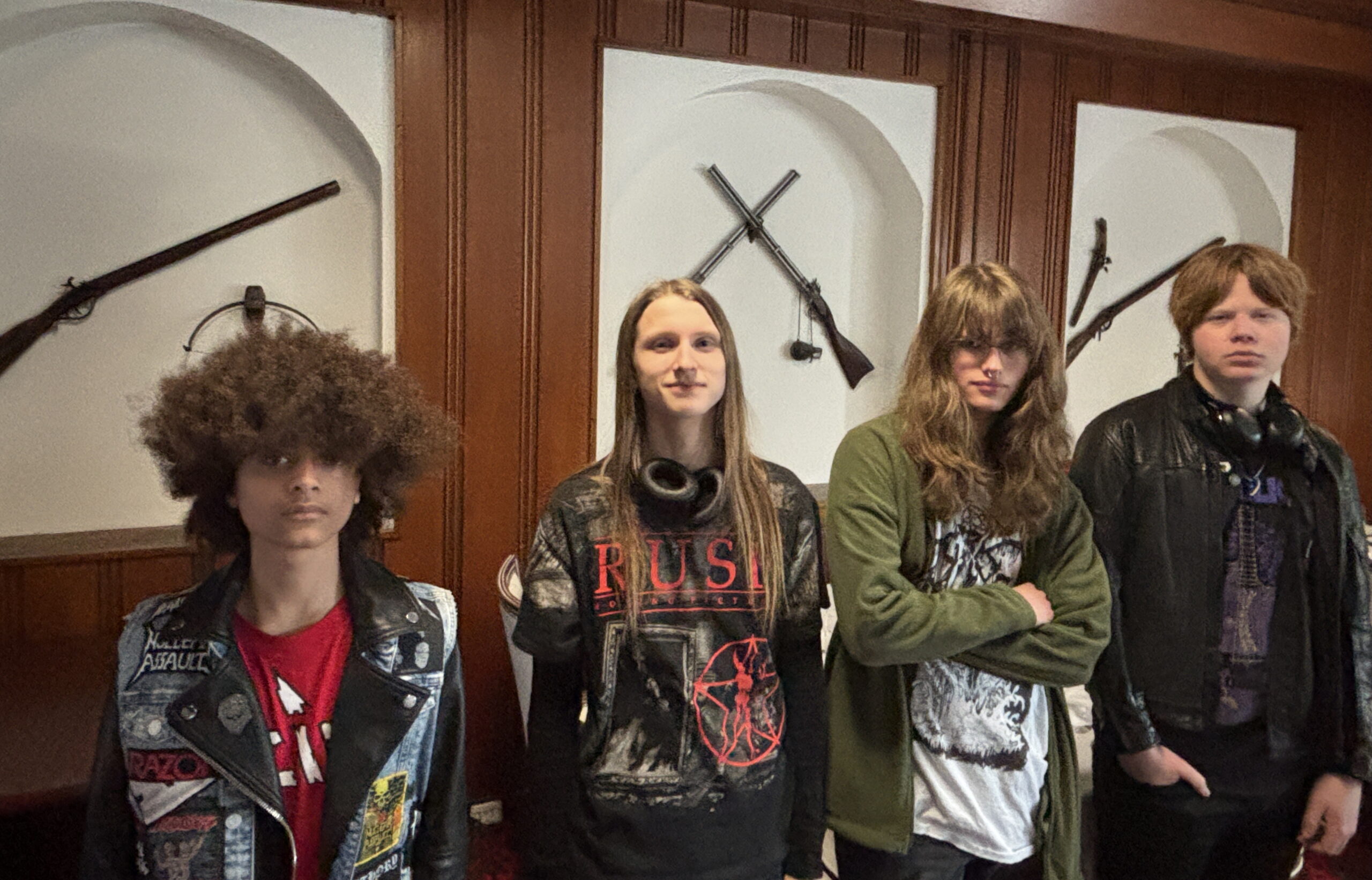 Den ferske trashmetalgruppa Speed Fight består av tre 15- og 16-åringer fra Kongsvinger og én fra Eidskog. De lanserte sin første demo-cd på platemessa. F.v. Dennis Robin Sanchez Pettersen (trommer), Brage Rekstad Skogrand (bass), Jakob Haldammen (vokal og gitar) og Krisoffer Berg Johansen (gitar).