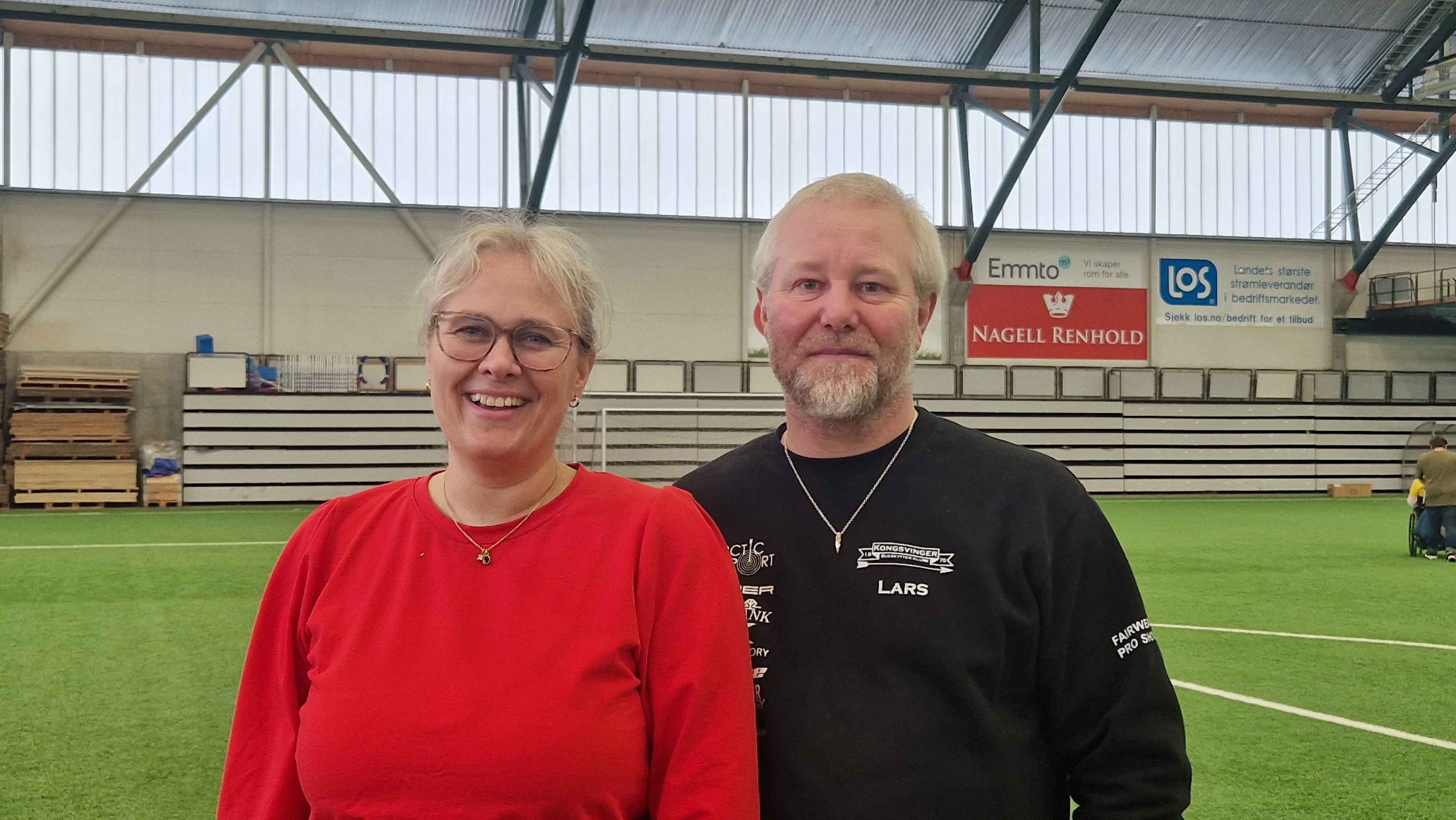 Heidi og Lars Sørlie har hatt det travelt med å assistere bueskyttere