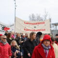 Mange møtte opp for å gå i 8.mars-tog i Kongsvinger.