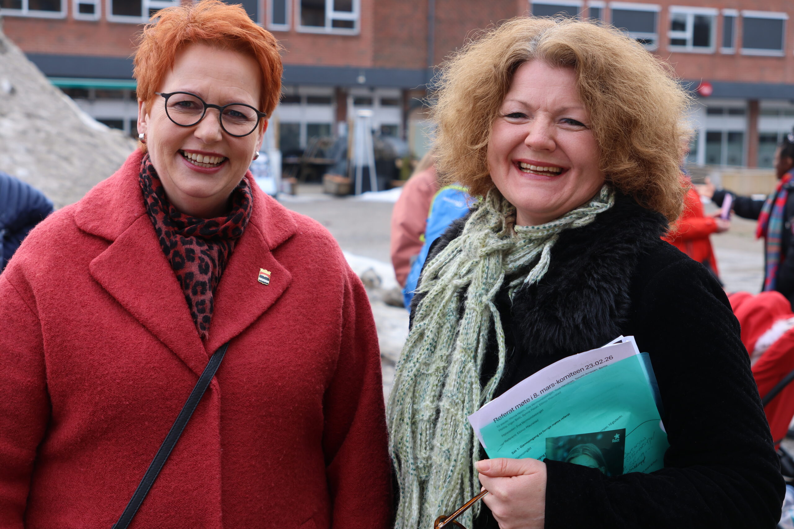 Elin Såheim Bjørkli, ordfører i Kongsvinger og Eva Vermundsberget, leder for 8. mars-komiteen i Kongsvinger.