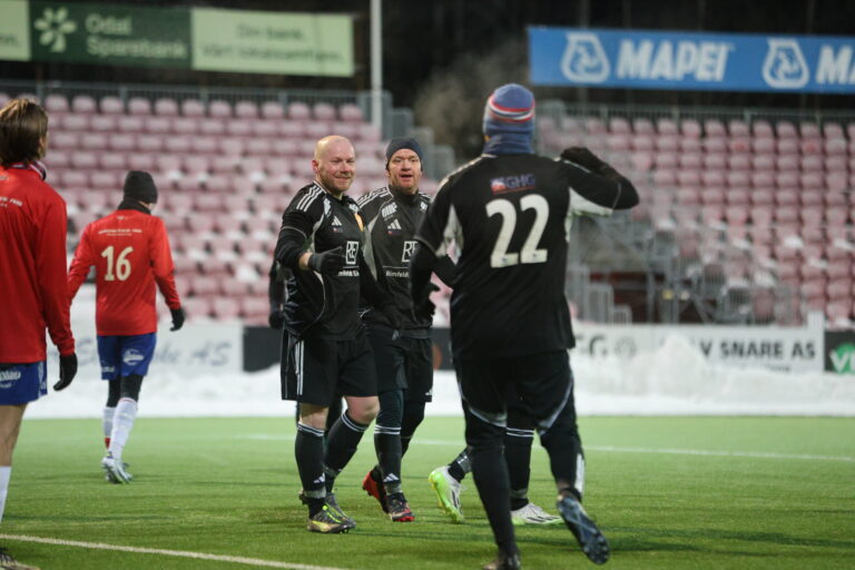 Vinger FK gjorde jobben mot Kjellmyra. Nå venter tøff motstand i neste runde i kvalifiseringen til NM 2027.
