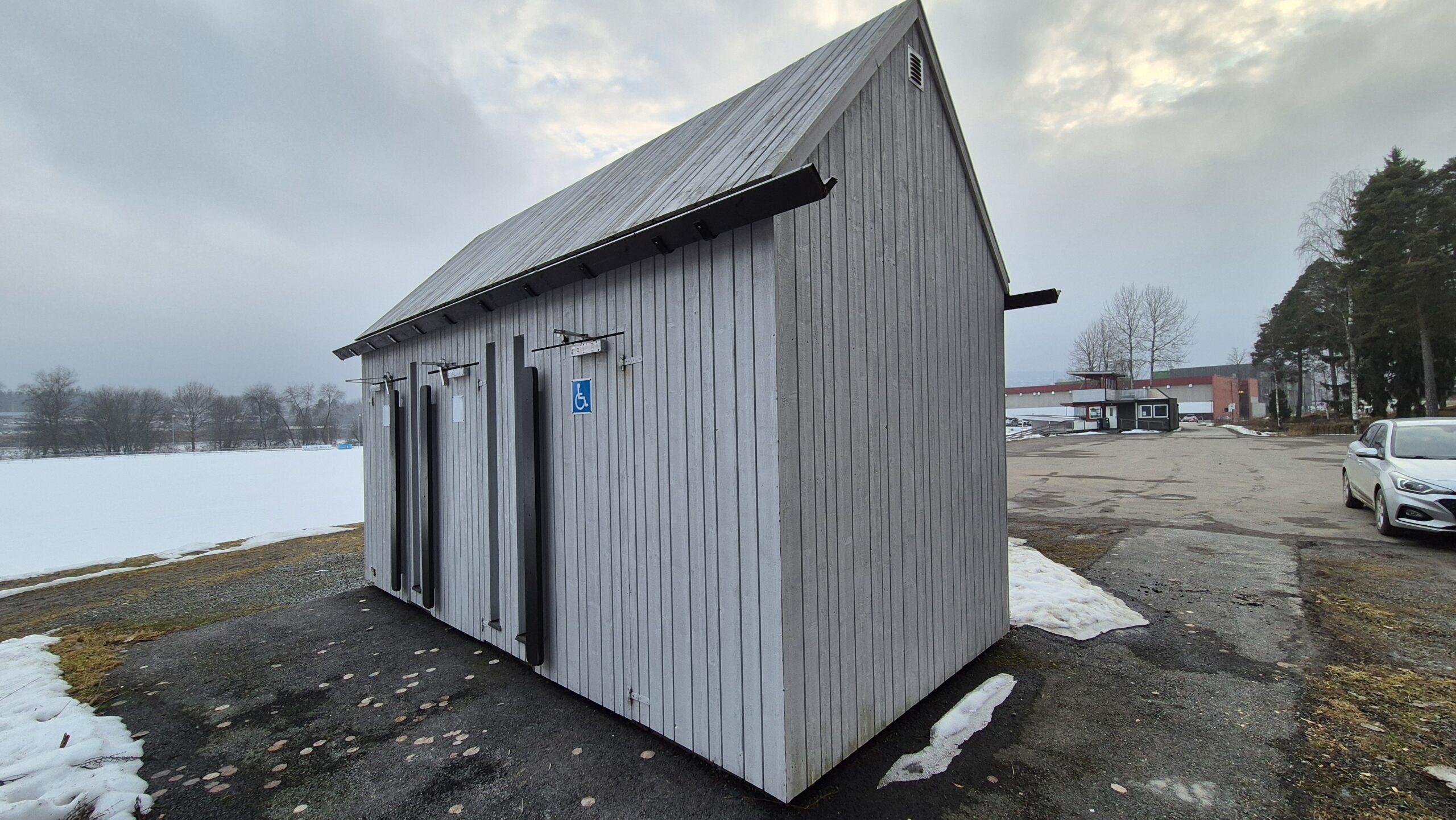 Det er disse toalettene som ligger ved Skansesletta som ikke var i noen hyggelig stand.