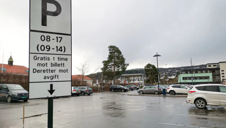 En teknisk feil i flere kommunale parkeringsautomater i Kongsvinger gjør at parkering er gratis resten av dagen.