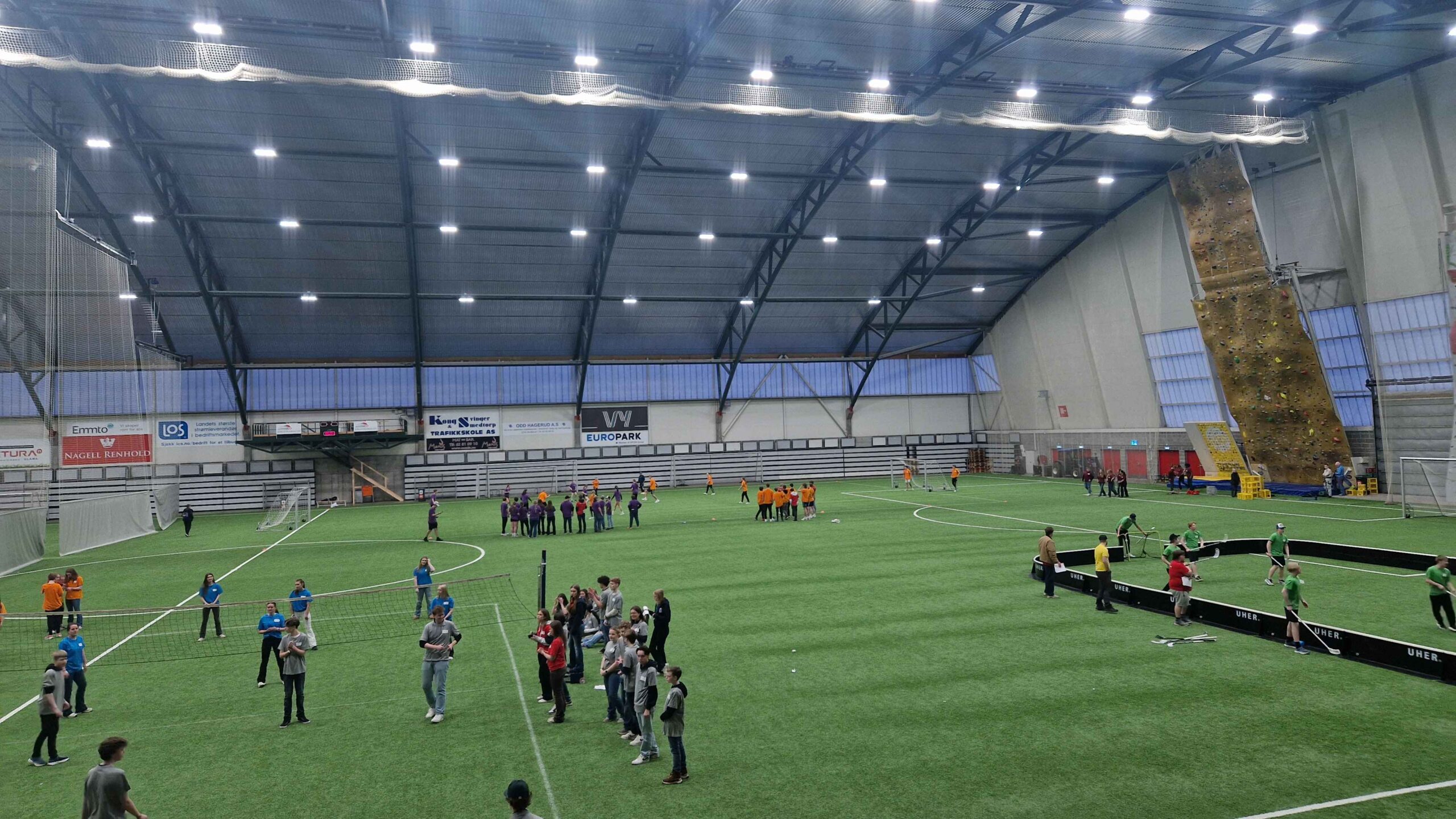 Det var tydelig at det var alltid noe å gjøre med fotball, volleyball, klatring, bordtennis og innebandy.