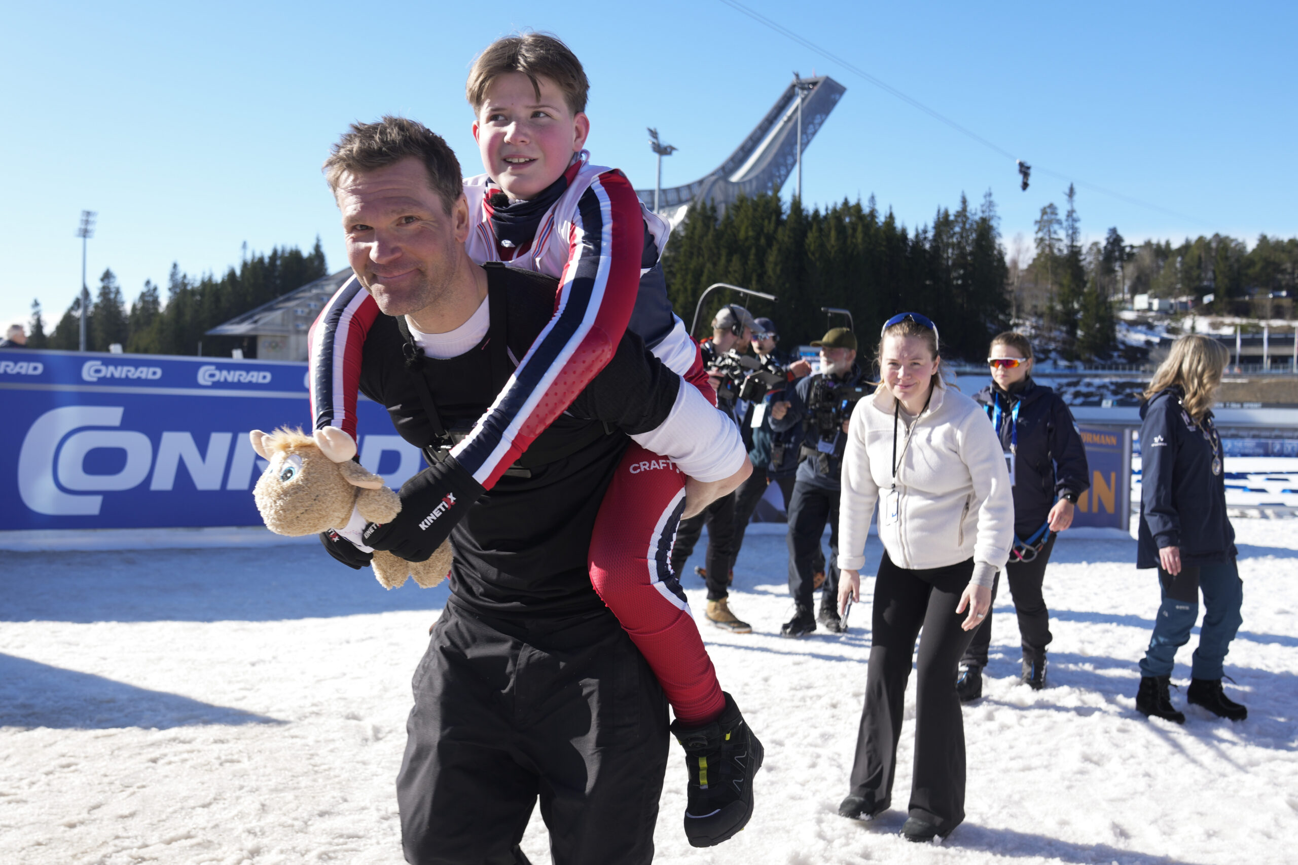 Team Pølsa leder Øystein Pettersen feirer sammen med Kornelius Smeby-Ryen fra Kongsvinger.