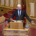 Et flertall bestående av Høyre, Frp, KrF og Senterpartiet vedtok mot regjeringens vilje forslaget om å hastebehandle saken. Avbildet er SP-leder Trygve Slagsvold Vedum i Stortinget onsdag.