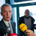 Finansminister Jens Stoltenberg (Ap) kommenterte regjeringens oppfølging av Stortingets vedtak om reduksjon i avgifter på drivstoff mandag morgen.