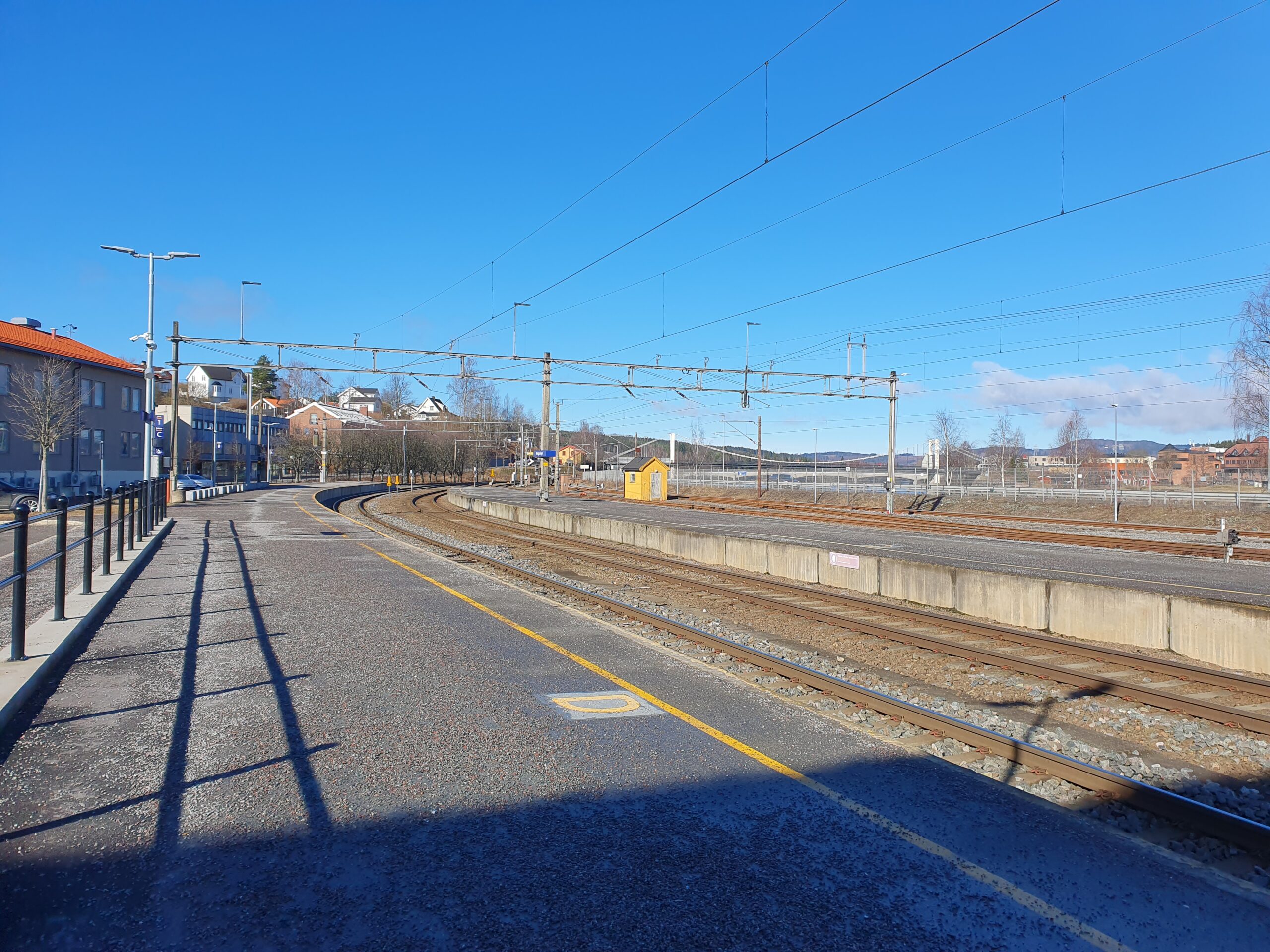 Det vil også jobbes ytterligere på Kongsvingerbanen fra mandag 10. august til og med søndag 16. august mellom Sørumsand og Kongsvinger. Dette påvirker linjene R14 og F1.