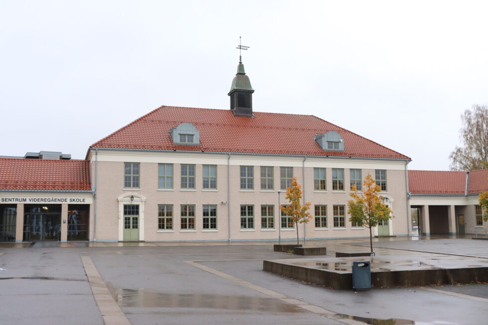 Sentrum videregående skole opplever i år en økning i antall søkere til videregående opplæring.