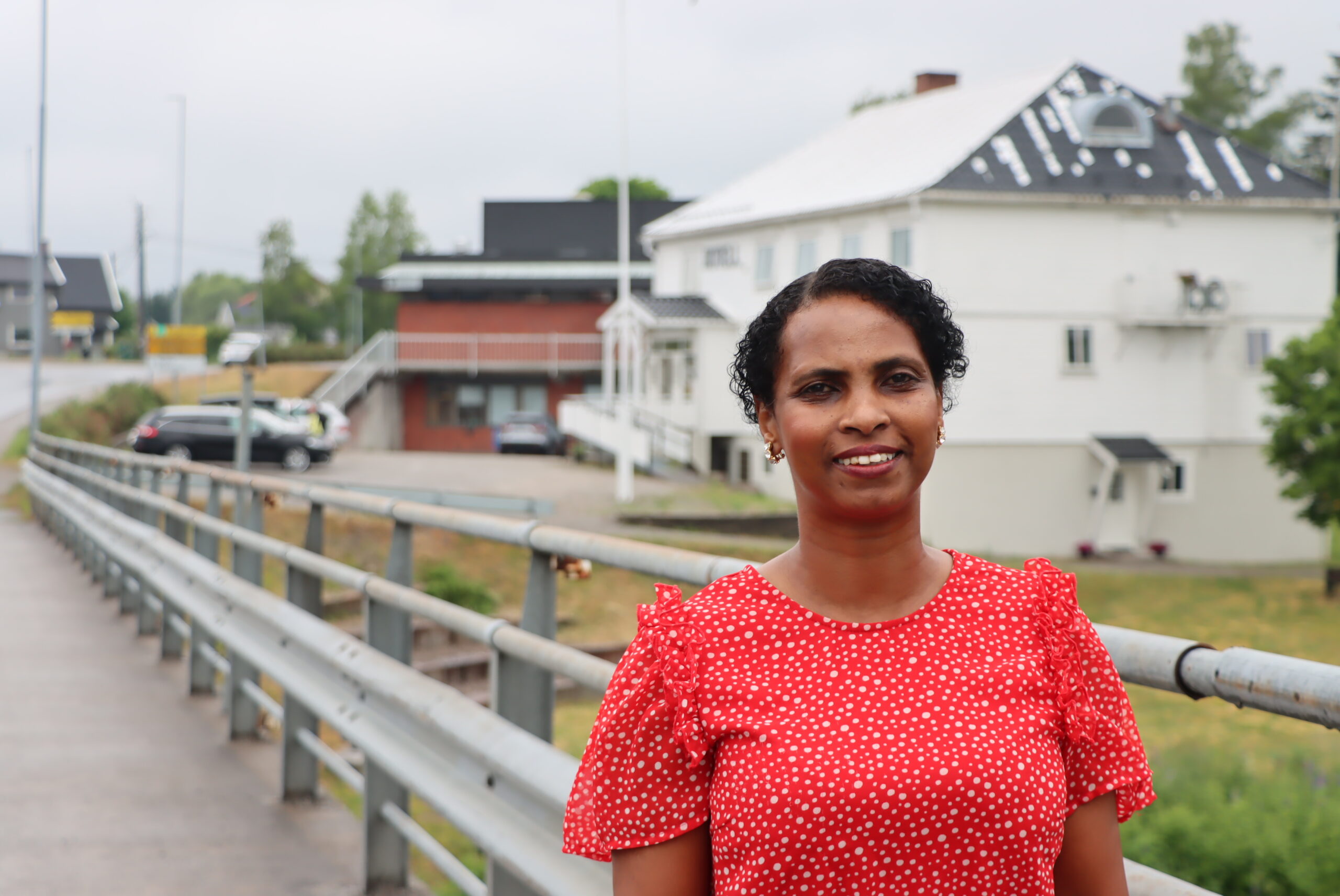 Suhur Lorch-Falch forteller at prisene på periodebilletter i snitt vil bli 100 kroner billigere.