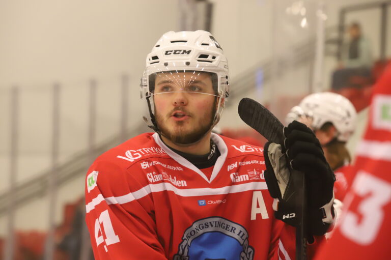 Aleksander Stømner har signert ny kontrakt med Kongsvinger Ishockey.
