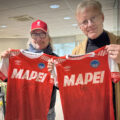 Fra konsertsaler og bokscener til tribunen på Gjemselund. Håvard Gimse (t.h.) og Levi Henriksen er trofaste KIL-supportere som gleder seg til sesongstart.