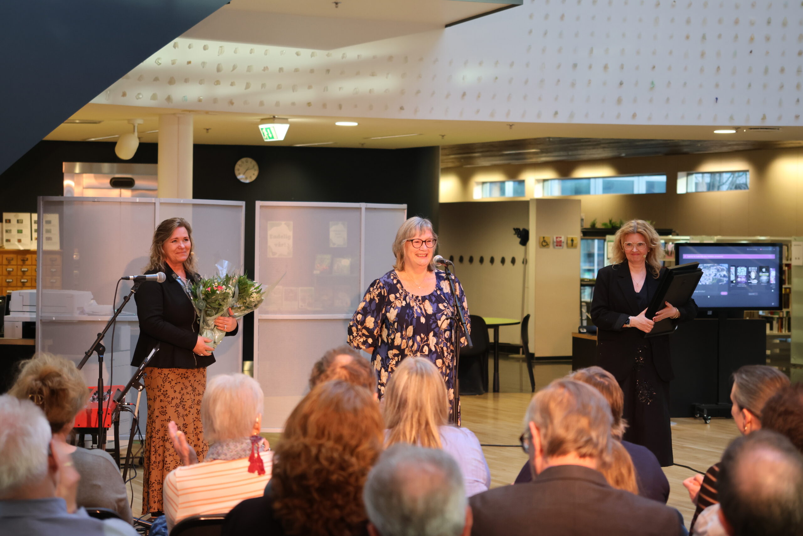 Madeleine Krogsether, Unn Bjørklund og Anne-Line Kamøy stod for kveldens prisutdelinger.