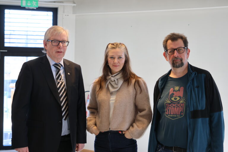 Øivind Roos og Lars Ovlien får besøk av Barnas.- og Ungdommens kulturprisvinner Kathrine Kolgrov i denne ukens Kulturstreif