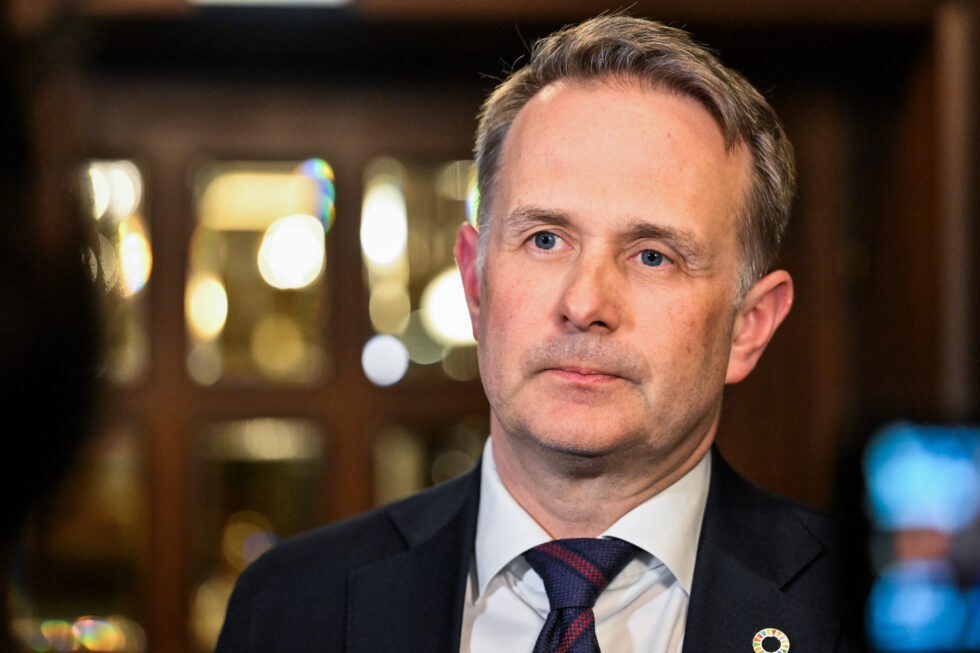 Berg-Rusten / NTB
Riksmekler Mats Wilhelm Ruland ga en orientering til pressen tidligere lørdag kveld.