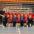 Hele Kongsvinger J16-laget jubler etter å ha sikret seg gull og tittelen som regionsmestere 2026.